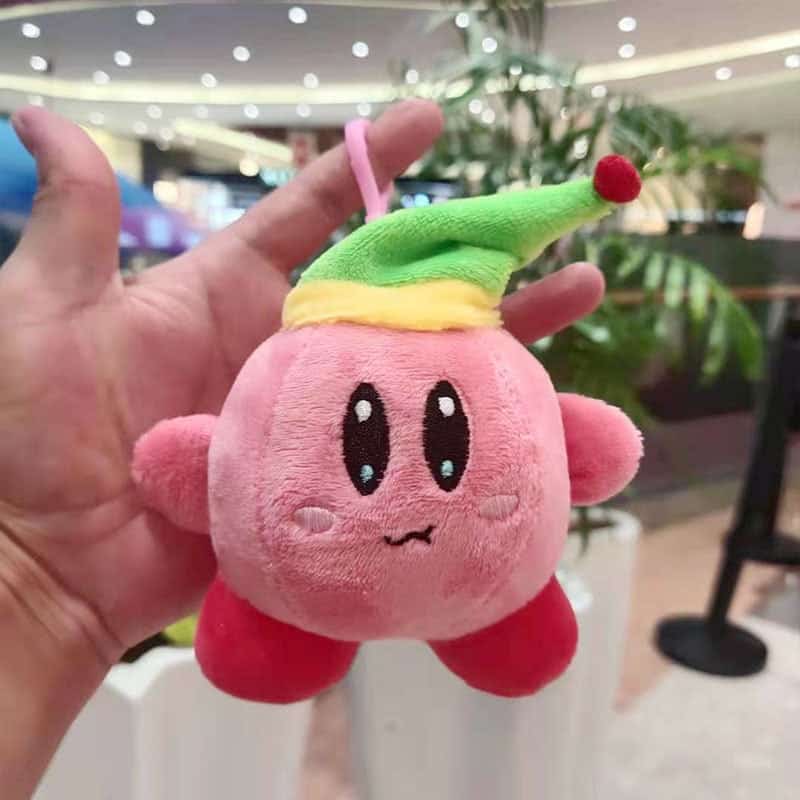 בובת פלאש קירבי עם כובע חג המולד - 15 ס״מ - Nintendo Kirby Christmas Plush
