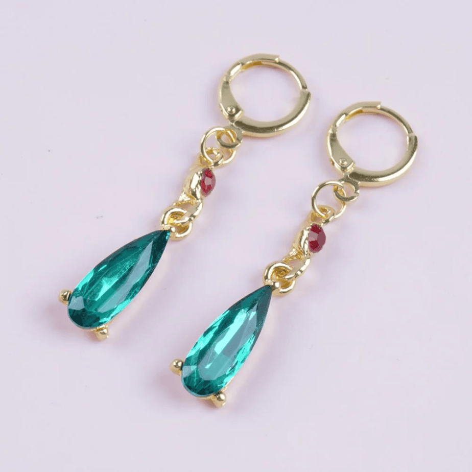 הטירה הנעה – זוג עגילים ללא צורך בחורים באוזניים